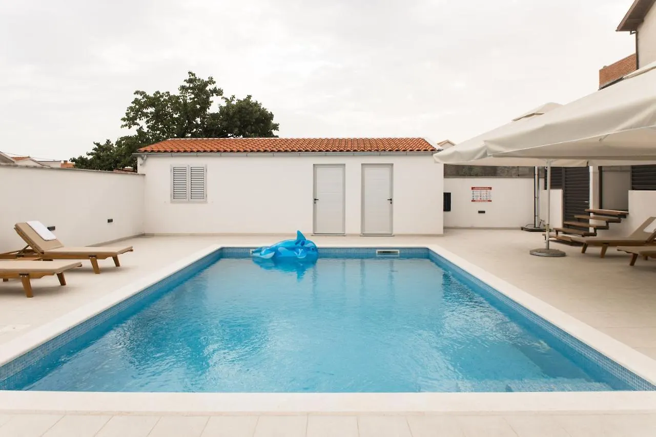 Apartment Zara - Luxury Apartment With Private Pool Kroatië