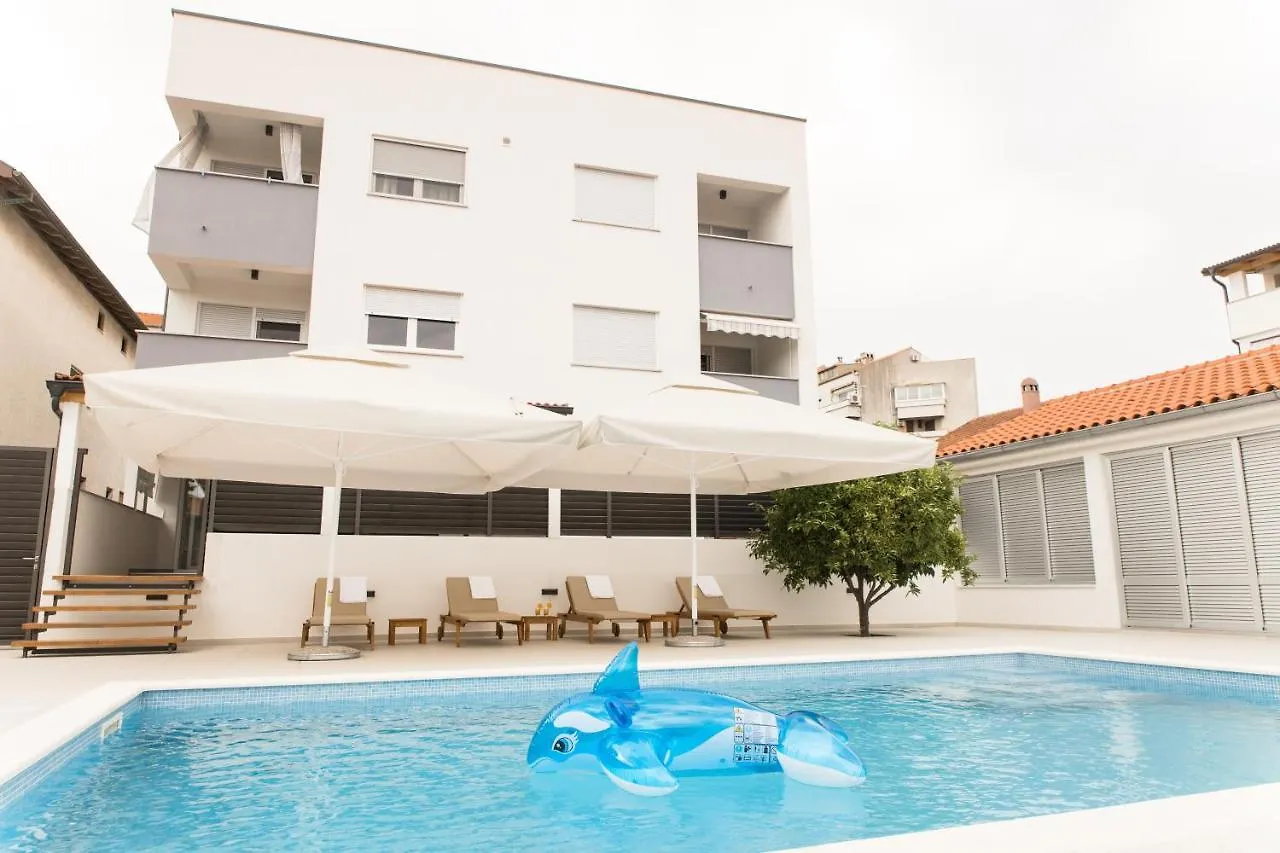 Apartment Zara - Luxury Apartment With Private Pool