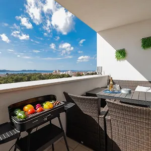 Stella Maris 2bdr, Balcony, Sea View, Garage, Bbq Zadar