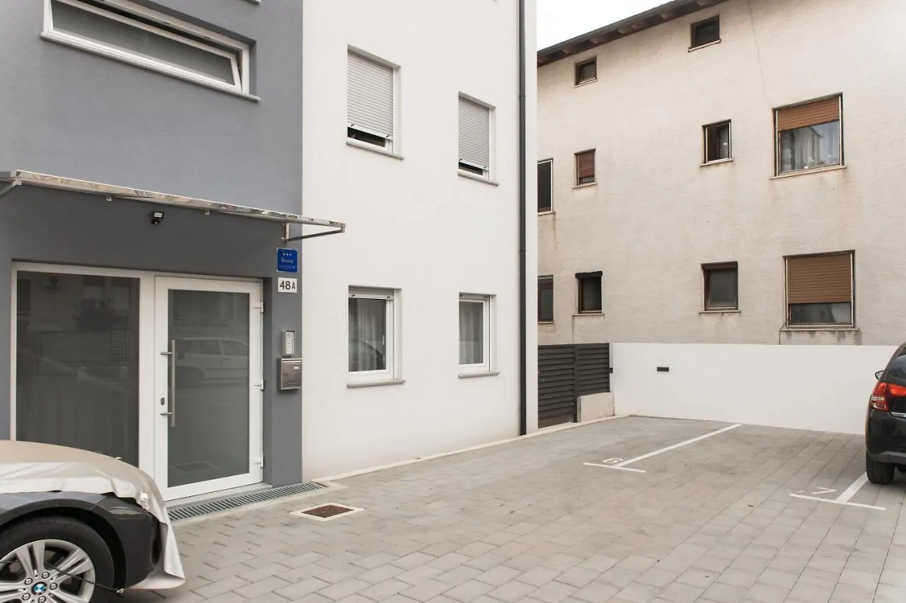 Apartment Zara - Luxury Apartment With Private Pool