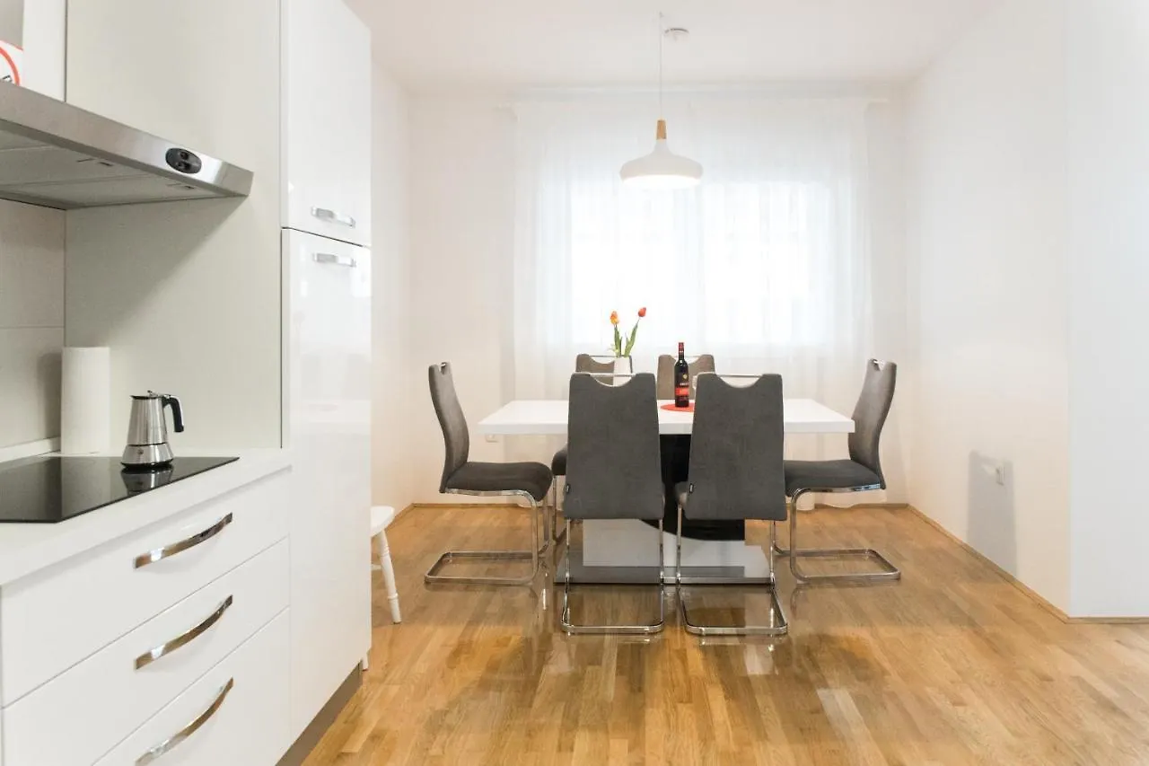 Apartment Zara - Luxury Apartment With Private Pool