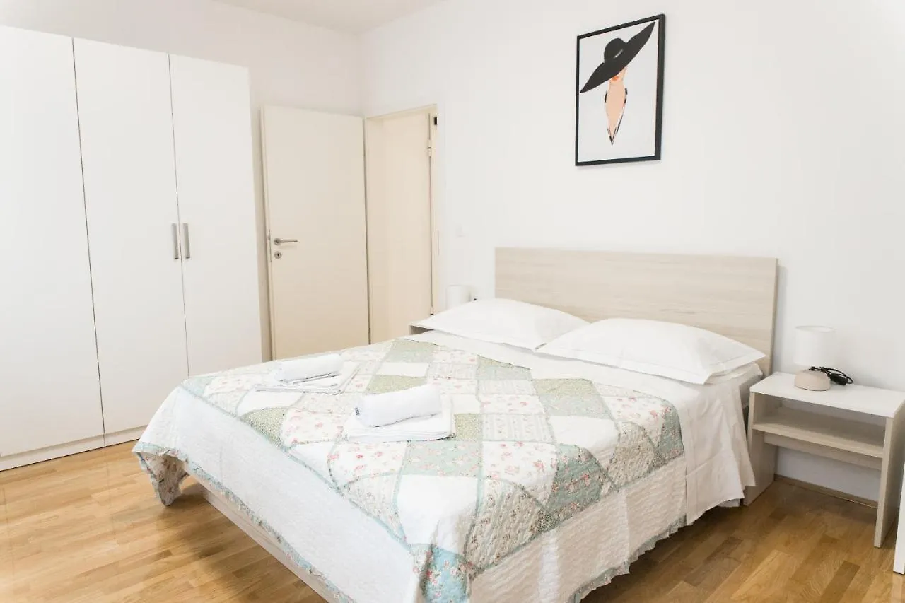 Apartment Zara - Luxury Apartment With Private Pool Croatia