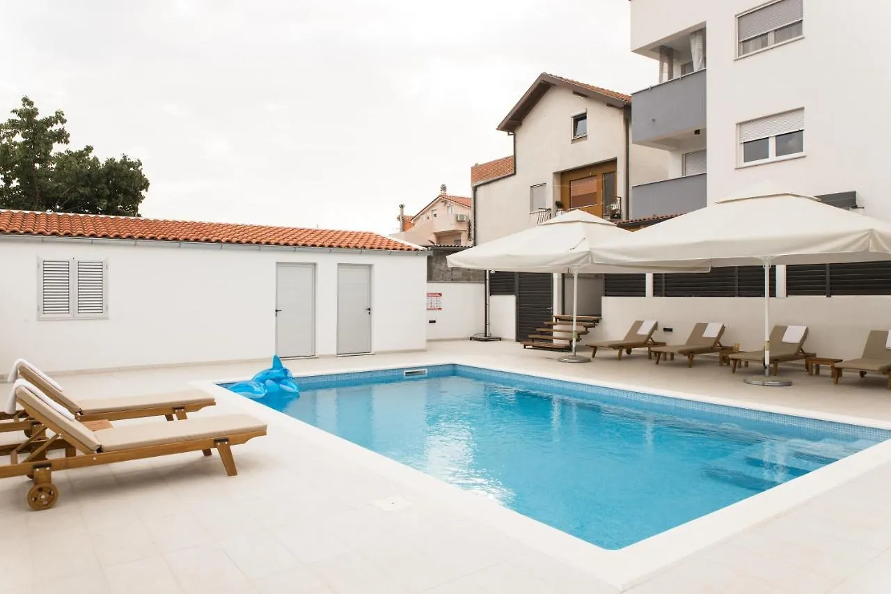 Apartment Zara - Luxury Apartment With Private Pool