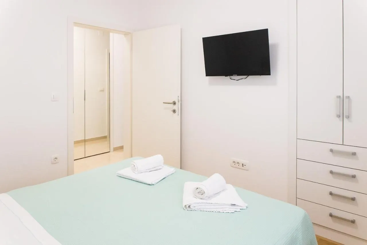 Apartment Zara - Luxury Apartment With Private Pool Zadar