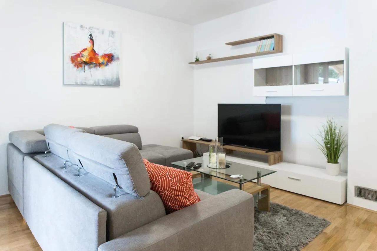 Apartment Zara - Luxury Apartment With Private Pool