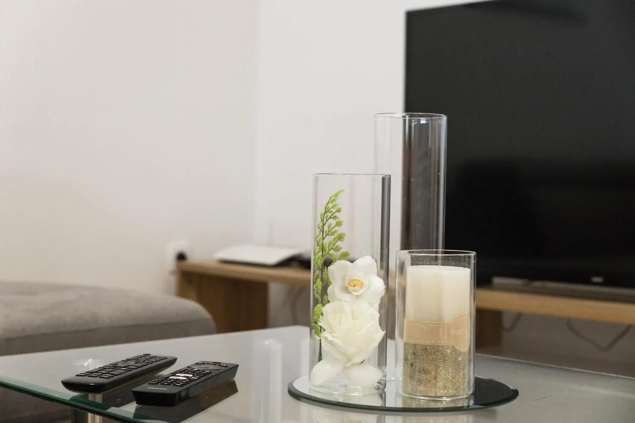 Apartment Zara - Luxury Apartment With Private Pool