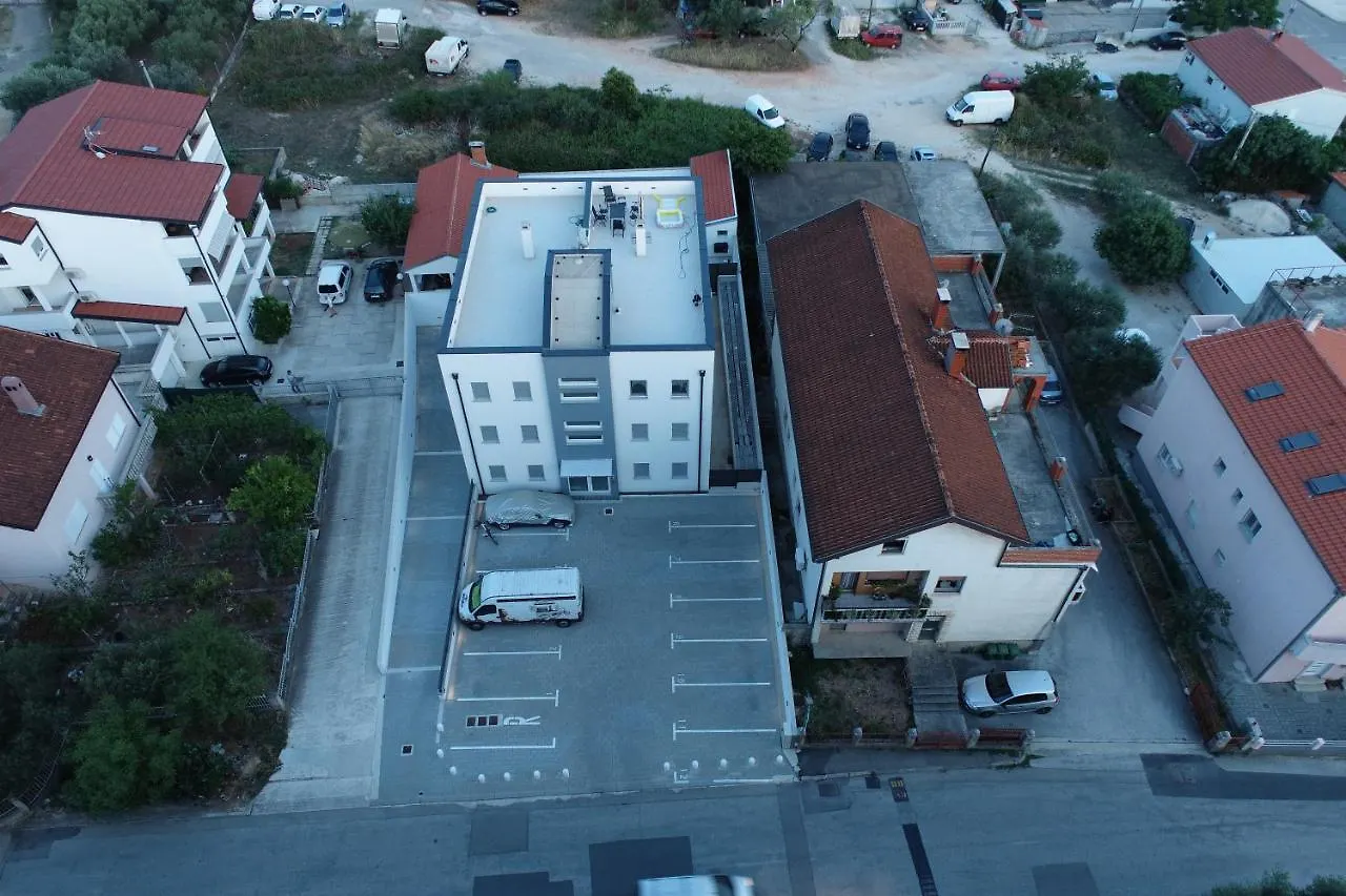 Apartment Zara - Luxury Apartment With Private Pool Zadar