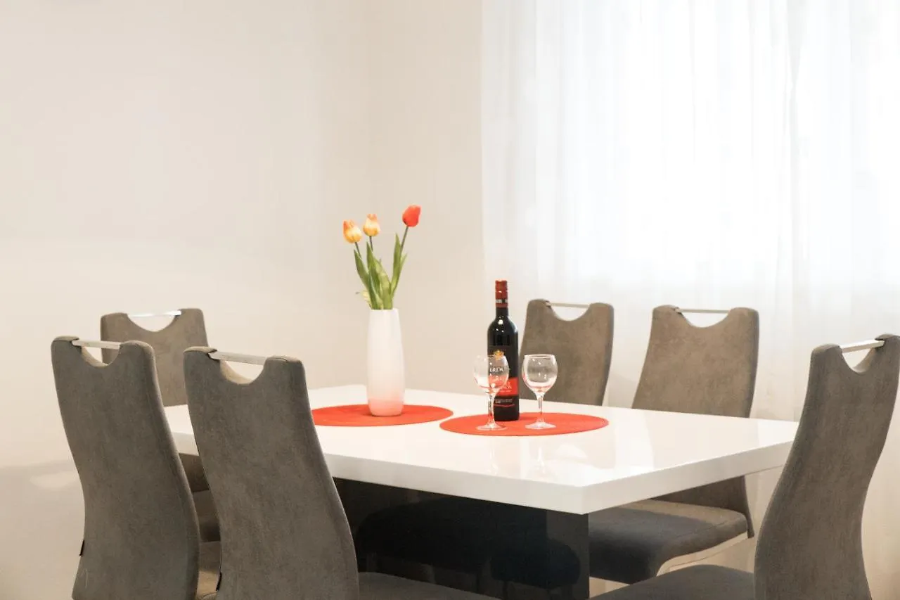 Apartment Zara - Luxury Apartment With Private Pool  Zadar